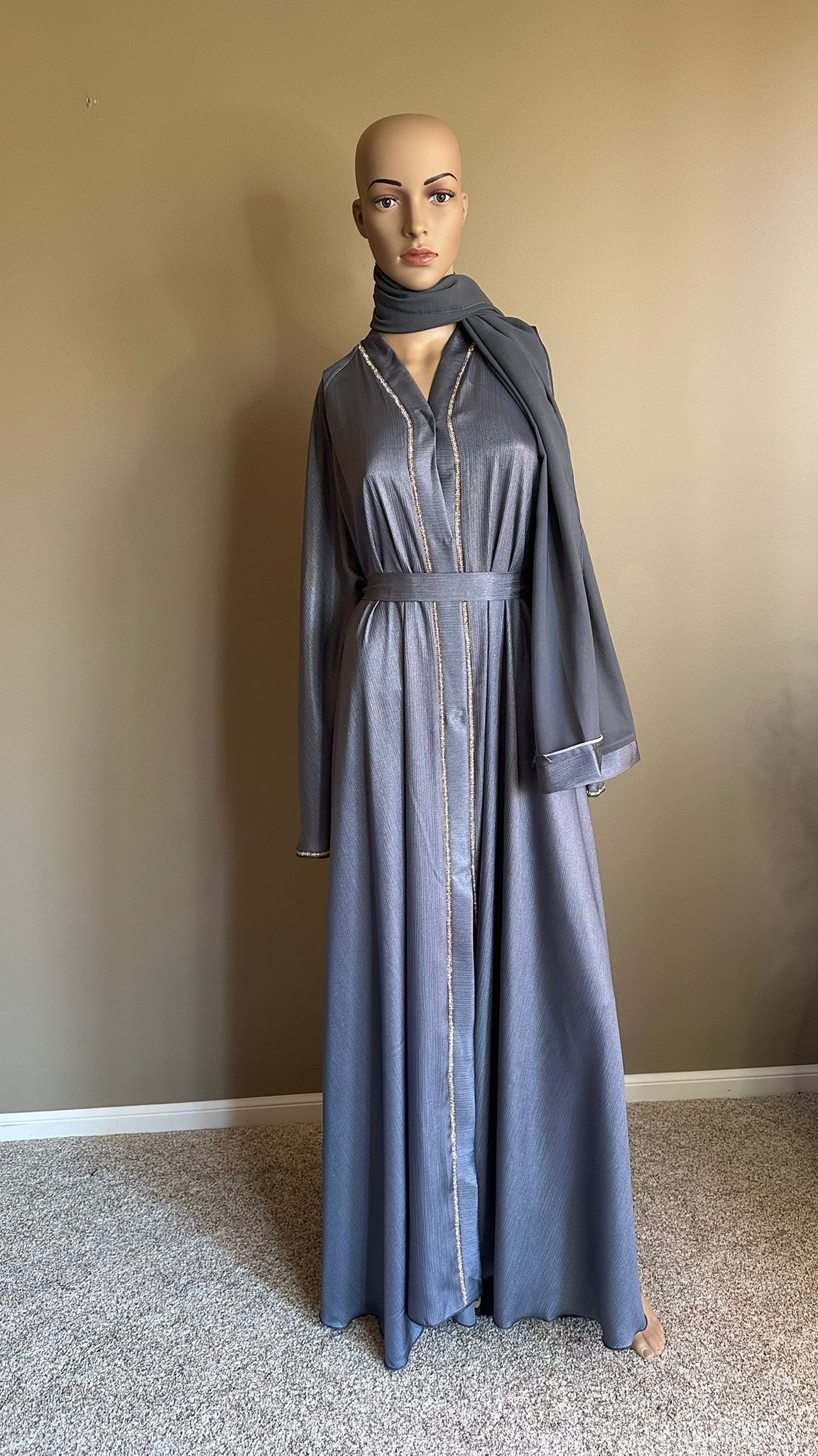 Soraya silk zoom Abaya