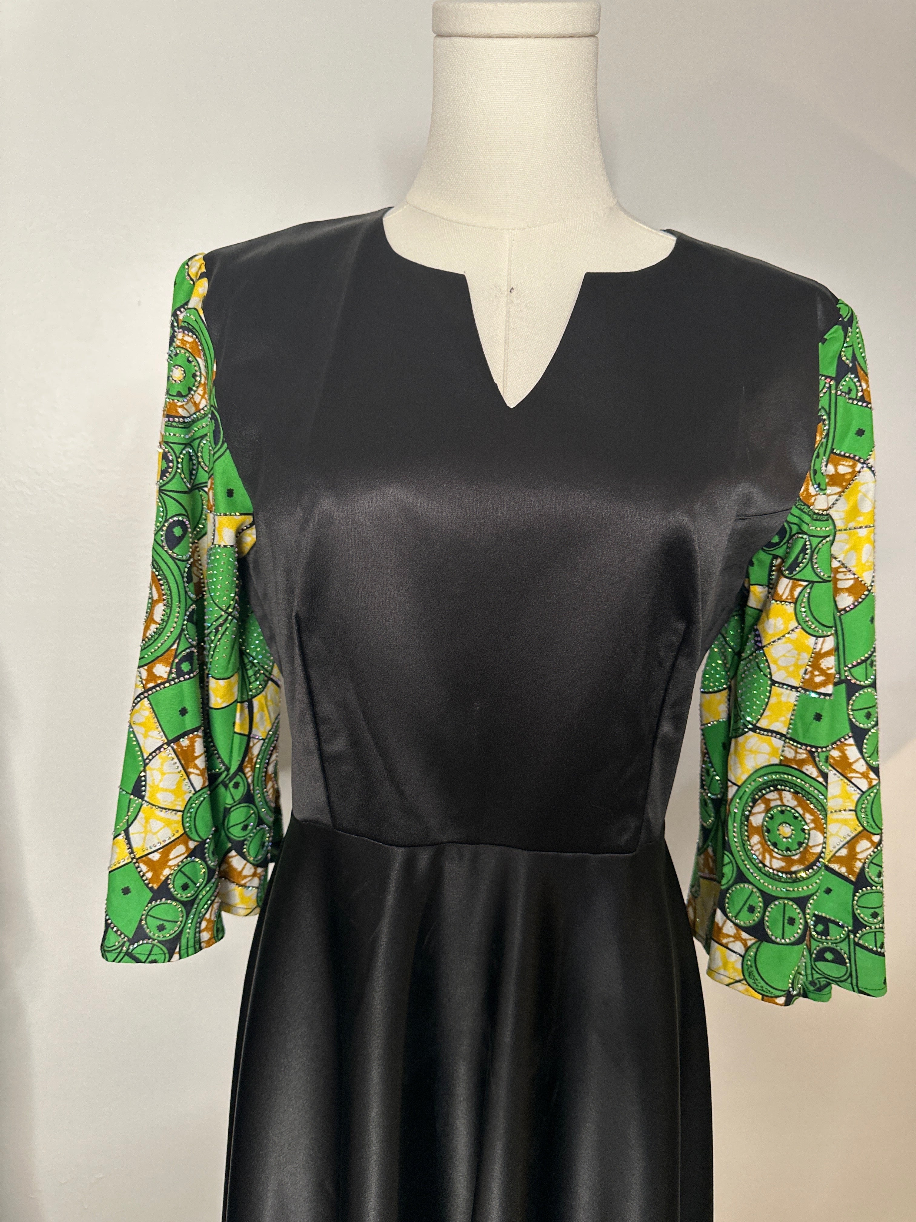 Emerald Harmony Gown (Size Medium)