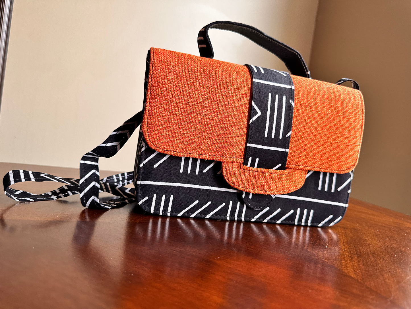 Black and white kente satchel