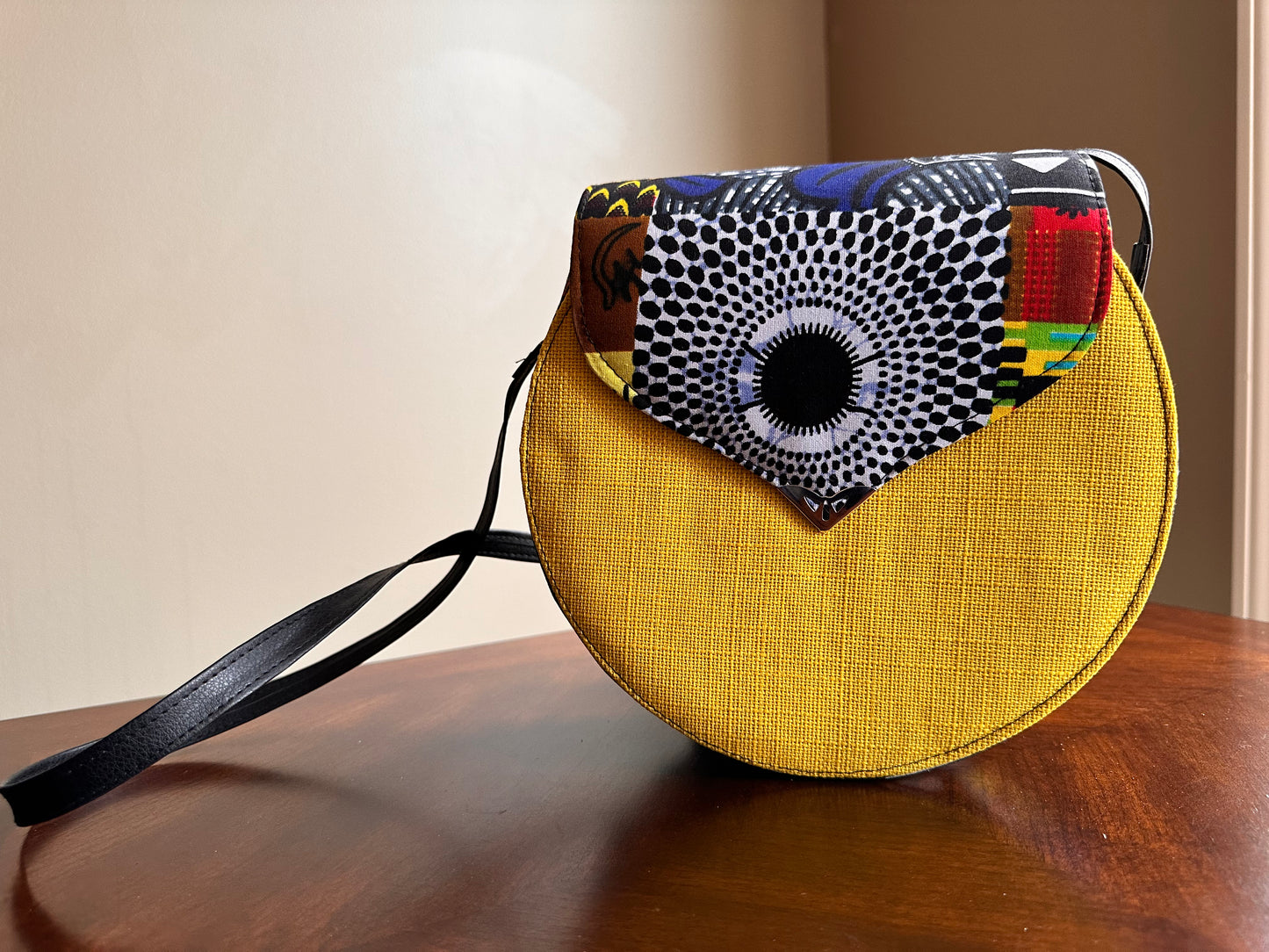 Yellow Bee Circular Clutch