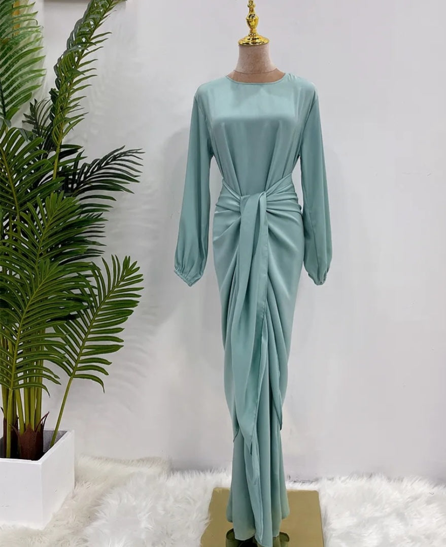 Abaya Dress with detached Apron ZanNabi Boutique Abaya Dress with detached Apron ZanNabi Boutique